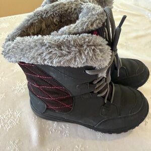 NWOT Columbia Kids Big Boys Sz 4 Black Snow Boots Faux Fur Loned Gorgeous Unisex